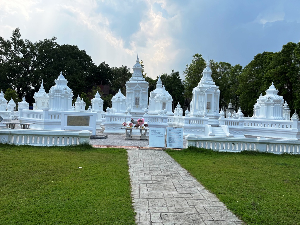 WatSuanDok11 sticktraveler